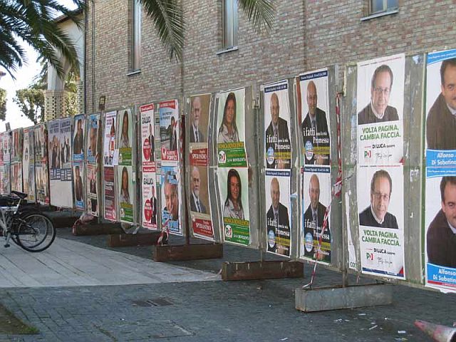 affissione manifesti